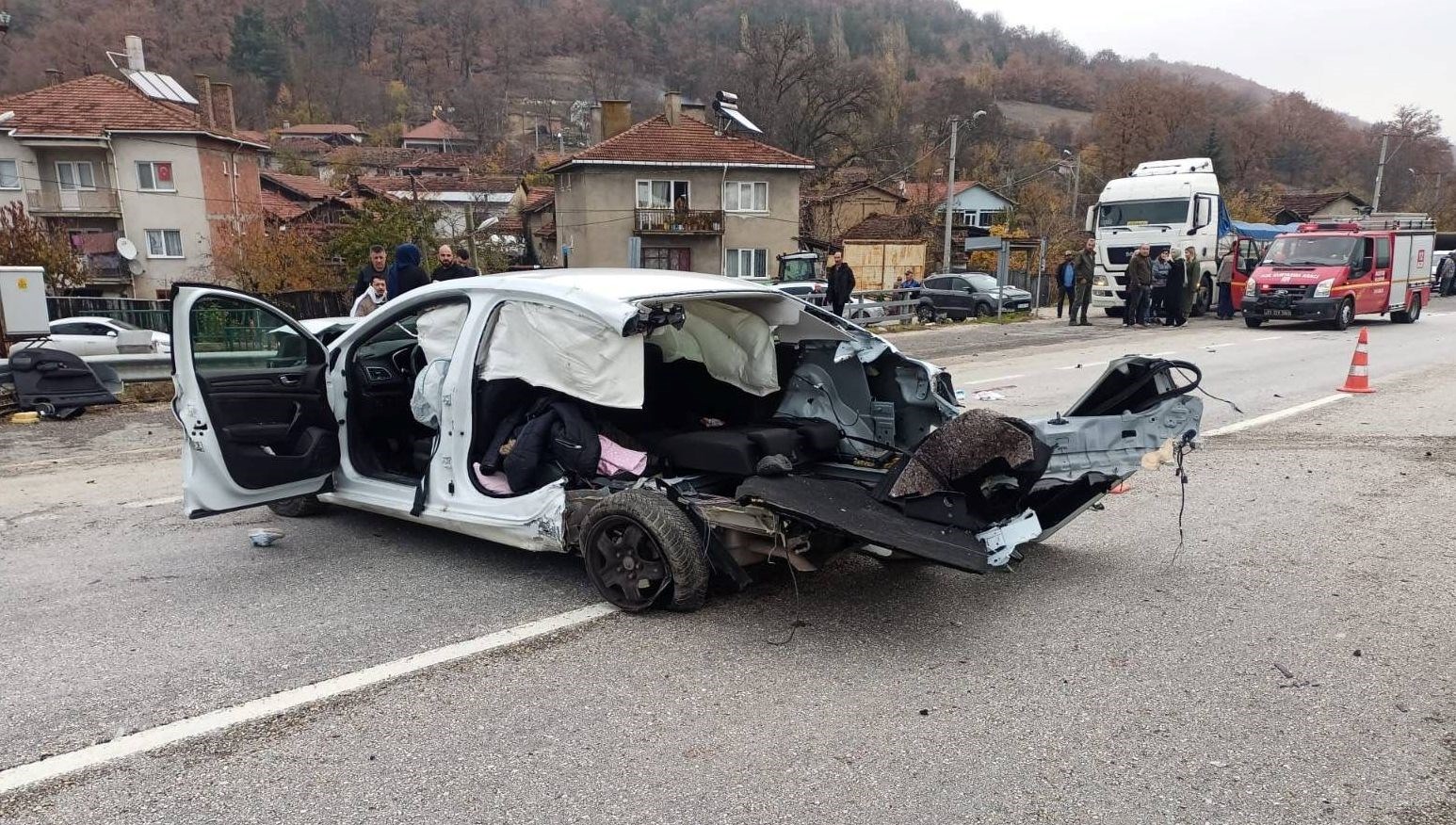 Bilecik’te öğretmen anne ve 3 yaşındaki kızı trafik kazasında hayatını kaybetti